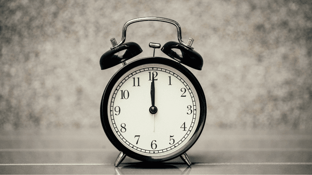 「{午前;ごぜん}12{時;じ}」と「{午後;ごご}0{時;じ}」の{違;ちが}いとは？