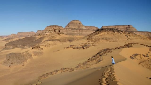 7000<ruby ><rb><span class="jlpt-n5" word="年">年</span><span class="jlpt-n5" word="前">前</span></rb><rt>ねんまえ</rt></ruby>の<ruby ><rb><span class="unknown" word="サハラ砂漠">サハラ砂漠</span></rb><rt>さはらさばく</rt></ruby>のミイラ、<ruby ><rb><span class="jlpt-n1" word="古代">古代</span></rb><rt>こだい</rt></ruby>のDNAで<ruby ><rb><span class="jlpt-n5" word="新しい">新</rb><rt>あたら</rt></ruby>しい</span><ruby ><rb><span class="jlpt-n3" word="発見">発見</span></rb><rt>はっけん</rt></ruby>