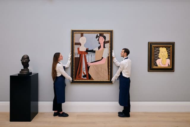 <ruby ><rb><span class="jlpt-n4" word="世界">世界</span></rb><rt>せかい</rt></ruby>の<ruby ><rb><span class="jlpt-n1" word="美術">美術</span><span class="jlpt-n3" word="品">品</span></rb><rt>びじゅつひん</rt></ruby>の<ruby ><rb><span class="unknown" word="売り上げ">売</rb><rt>う</rt></ruby>り<ruby ><rb>上</rb><rt>あ</rt></ruby>げ</span>、<ruby ><rb><span class="unknown" word="昨年">昨年</span></rb><rt>さくねん</rt></ruby>１２％<ruby ><rb><span class="jlpt-n1" word="減少">減少</span></rb><rt>げんしょう</rt></ruby>