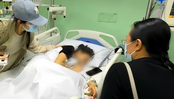 中国の水族館で人魚ショーの女性がおぼれる