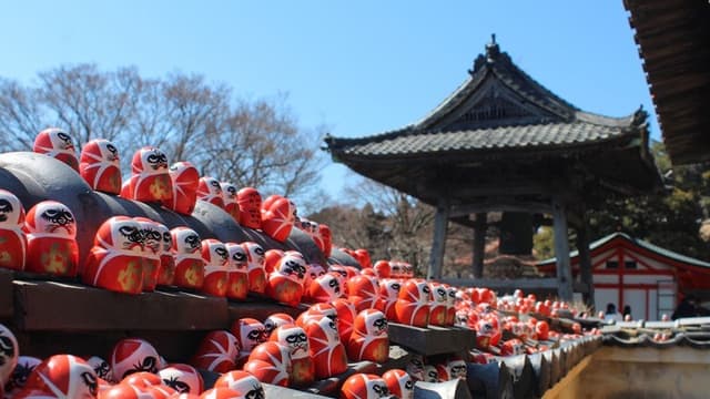 <ruby ><rb><span class="unknown" word="大阪">大阪</span></rb><rt>おおさか</rt></ruby>のダルマ<ruby ><rb><span class="jlpt-n4" word="寺">寺</span></rb><rt>でら</rt></ruby>