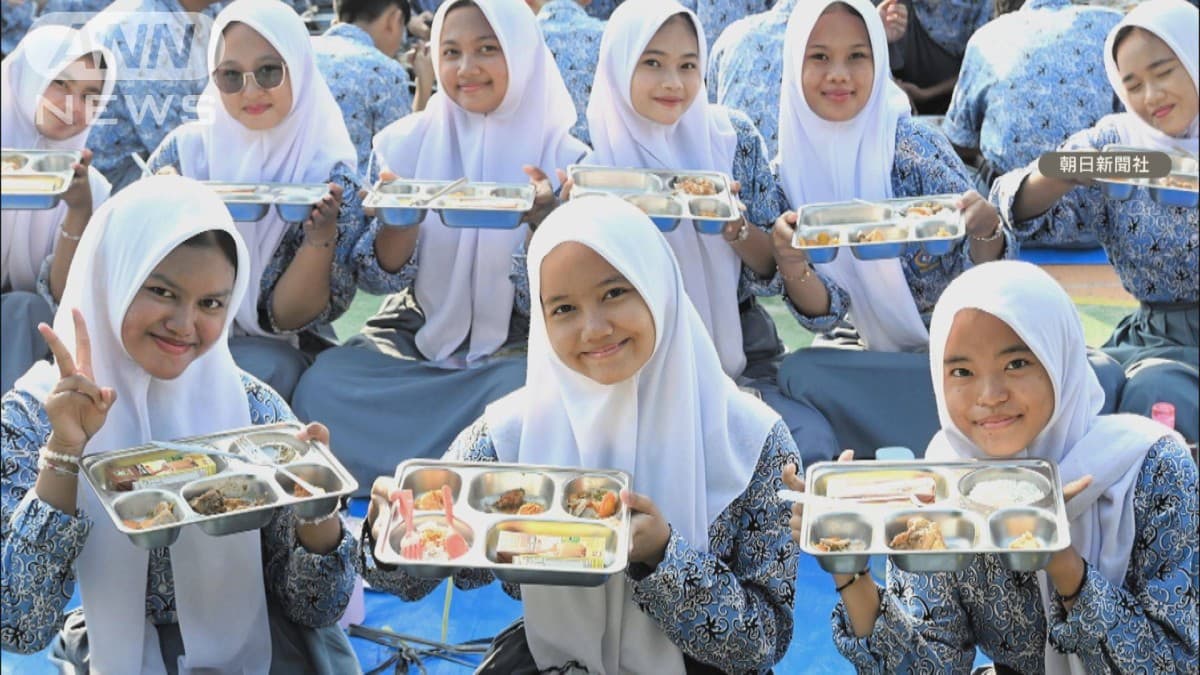 インドネシアの学校で給食を食べて1000人が病気になる