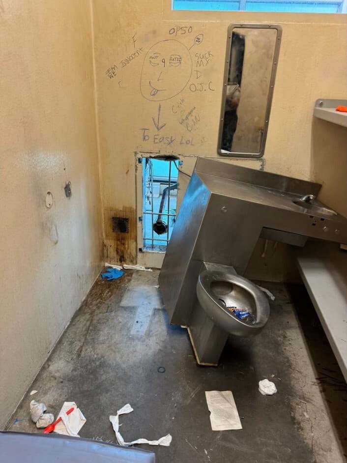 アメリカの刑務所から10人がにげる