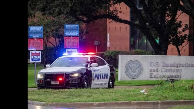 アップル、<span class="jlpt-n4" word="アメリカ">アメリカ</span>のアプリを<ruby ><rb>消</rb><rt>け</rt></ruby>しました