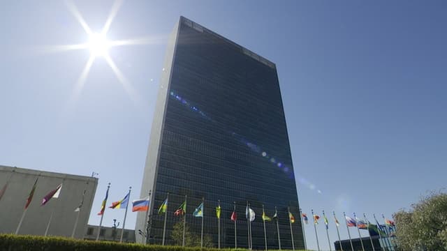 <ruby ><rb><span class="jlpt-n1" word="国連">国連</span></rb><rt>こくれん</rt></ruby><span class="" word="、">、</span><ruby ><rb><span class="jlpt-n3" word="平和">平和</span></rb><rt>へいわ</rt></ruby><span class="" word="を">を</span><ruby ><rb><span class="" word="守">守</span></rb><rt>まも</rt></ruby><span class="" word="る">る</span><ruby ><rb><span class="jlpt-n5" word="人">人</span></rb><rt>ひと</rt></ruby><span class="" word="を">を</span><span class="" word="へ">へ</span><span class="" word="ら">ら</span><span class="" word="す">す</span><span class="" word="こ">こ</span><span class="" word="と">と</span><span class="" word="に">に</span><span class="" word="す">す</span><span class="" word="る">る</span>