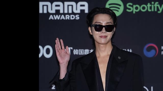 <span class="" word="B">B</span><span class="" word="T">T</span><span class="" word="S">S</span><span class="" word="の">の</span><span class="" word="J">J</span><span class="" word="-">-</span><span class="" word="H">H</span><span class="" word="O">O</span><span class="" word="P">P</span><span class="" word="E">E</span><span class="" word="、">、</span><span class="" word="は">は</span><span class="" word="じ">じ</span><span class="" word="め">め</span><span class="" word="て">て</span><span class="" word="の">の</span><span class="jlpt-n1" word="ソロ">ソロ</span><span class="jlpt-n4" word="コンサート">コンサート</span><ruby ><rb><span class="jlpt-n5" word="映画">映画</span></rb><rt>えいが</rt></ruby><span class="" word="　">　</span><ruby ><rb><span class="" word="1">1</span><span class="" word="1">1</span><span class="jlpt-n3" word="月">月</span></rb><rt>じゅういちがつ</rt></ruby><ruby ><rb><span class="" word="1">1</span><span class="" word="2">2</span><span class="jlpt-n4" word="日">日</span></rb><rt>じゅうににち</rt></ruby><span class="" word="に">に</span><ruby ><rb><span class="jlpt-n1" word="公開">公開</span></rb><rt>こうかい</rt></ruby>