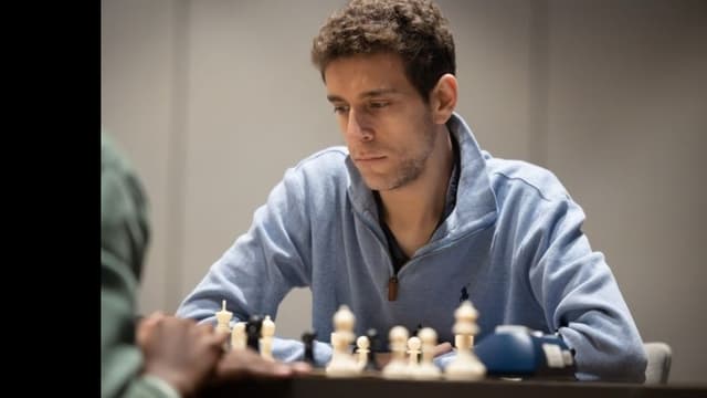 <span class="" word="チ">チ</span><span class="" word="ェ">ェ</span><span class="" word="ス">ス</span><span class="" word="の">の</span><span class="jlpt-n3" word="グランド">グランド</span><span class="jlpt-n3" word="マスター">マスター</span><span class="" word="、">、</span><span class="" word="ナ">ナ</span><span class="" word="ロ">ロ</span><span class="" word="デ">デ</span><span class="" word="ィ">ィ</span><span class="" word="ツ">ツ</span><span class="" word="キ">キ</span><span class="" word="ー">ー</span><span class="jlpt-n1" word="さん">さん</span><span class="" word="が">が</span><ruby ><rb><span class="" word="2">2</span><span class="" word="9">9</span><span class="jlpt-n1" word="歳">歳</span></rb><rt>にじゅうきゅうさい</rt></ruby><span class="" word="で">で</span><ruby ><rb><span class="" word="亡">亡</span></rb><rt>な</rt></ruby><span class="" word="く">く</span><span class="" word="な">な</span><span class="" word="り">り</span><span class="" word="ま">ま</span><span class="" word="し">し</span><span class="" word="た">た</span>