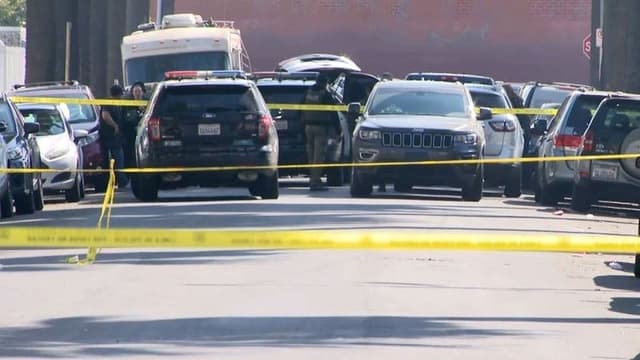 <span class="" word="ロ">ロ</span><span class="" word="サ">サ</span><span class="" word="ン">ン</span><span class="" word="ゼ">ゼ</span><span class="" word="ル">ル</span><span class="" word="ス">ス</span><span class="" word="に">に</span><span class="" word="お">お</span><span class="" word="け">け</span><span class="" word="る">る</span><ruby><rb><span class="jlpt-n1" word="移民">移民</span></rb><rt>いみん</rt></ruby><ruby><rb><span class="unknown" word="取締">取締</span></rb><rt>とりしまり</rt></ruby><span class="jlpt-n5" word="中">中</span><span class="" word="の">の</span><ruby><rb><span class="unknown" word="銃器">銃器</span></rb><rt>じゅうき</rt></ruby><ruby><rb><span class="unknown" word="暴発">暴発</span></rb><rt>ぼうはつ</rt></ruby><ruby><rb><span class="jlpt-n3" word="事件">事件</span></rb><rt>じけん</rt></ruby><span class="" word="―">―</span><span class="" word="―">―</span><ruby><rb><span class="jlpt-n1" word="連邦">連邦</span></rb><rt>れんぽう</rt></ruby><ruby><rb><span class="unknown" word="保安">保安</span><span class="unknown" word="官">官</span></rb><rt>ほあんかん</rt></ruby><span class="" word="ら">ら</span><ruby><rb><span class="" word="2">2</span><span class="jlpt-n3" word="名">名</span></rb><rt>にめい</rt></ruby><ruby><rb><span class="jlpt-n1" word="負傷">負傷</span></rb><rt>ふしょう</rt></ruby><span class="" word="、">、</span><span class="" word="F">F</span><span class="" word="B">B</span><span class="" word="I">I</span><span class="" word="が">が</span><ruby><rb><span class="jlpt-n1" word="捜査">捜査</span></rb><rt>そうさ</rt></ruby><ruby><rb><span class="jlpt-n3" word="開始">開始</span></rb><rt>かいし</rt></ruby>