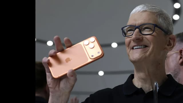 <span class="" word="i">i</span><span class="" word="P">P</span><span class="" word="h">h</span><span class="" word="o">o</span><span class="" word="n">n</span><span class="" word="e">e</span> <span class="" word="1">1</span><span class="" word="7">7</span><span class="" word="の">の</span><ruby ><rb><span class="" word="売">売</span></rb><rt>う</rt></ruby><span class="" word="れ">れ</span><ruby ><rb><span class="" word="行">行</span></rb><rt>ゆ</rt></ruby><span class="" word="き">き</span><span class="" word="が">が</span><ruby ><rb><span class="jlpt-n1" word="好調">好調</span></rb><rt>こうちょう</rt></ruby><span class="" word="で">で</span><span class="" word="ア">ア</span><span class="" word="ッ">ッ</span><span class="" word="プ">プ</span><span class="" word="ル">ル</span><span class="" word="の">の</span><ruby ><rb><span class="unknown" word="株価">株価</span></rb><rt>かぶか</rt></ruby><span class="" word="が">が</span><ruby ><rb><span class="" word="上">上</span></rb><rt>あ</rt></ruby><span class="" word="が">が</span><span class="" word="る">る</span>