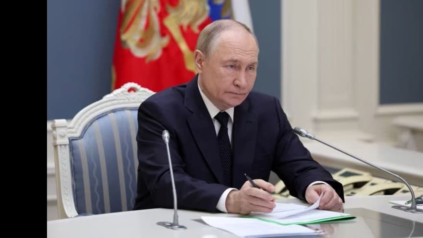 ロシア、プーチン大統領と軍の大きなミサイルの練習