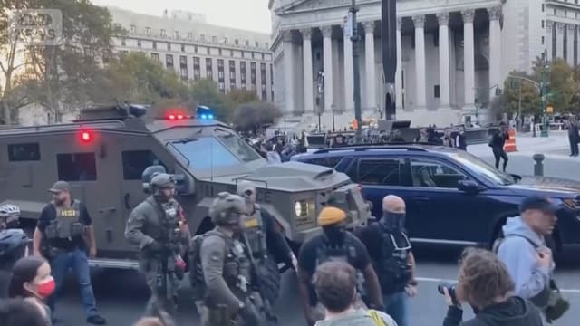 <span class="" word="ニ">ニ</span><span class="" word="ュ">ュ</span><span class="" word="ー">ー</span><span class="" word="ヨ">ヨ</span><span class="" word="ー">ー</span><span class="" word="ク">ク</span><span class="" word="の">の</span><span class="" word="チ">チ</span><span class="" word="ャ">ャ</span><span class="" word="イ">イ</span><span class="" word="ナ">ナ</span><span class="" word="タ">タ</span><span class="" word="ウ">ウ</span><span class="" word="ン">ン</span><span class="" word="で">で</span><span class="" word="1">1</span><span class="" word="3">3</span><ruby ><rb><span class="jlpt-n5" word="人">人</span></rb><rt>にん</rt></ruby><span class="" word="が">が</span><ruby ><rb><span class="jlpt-n3" word="逮捕">逮捕</span></rb><rt>たいほ</rt></ruby><span class="" word="さ">さ</span><span class="" word="れ">れ</span><span class="" word="ま">ま</span><span class="" word="し">し</span><span class="" word="た">た</span>