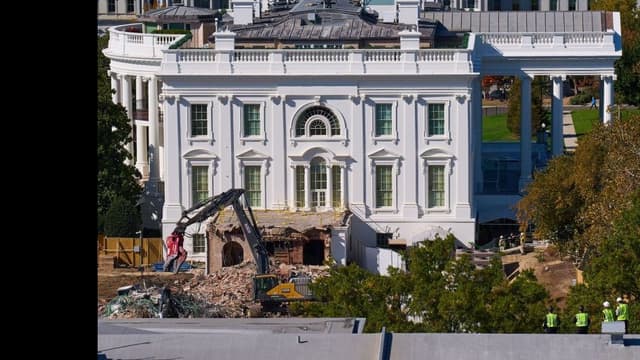 <span class="" word="ホ">ホ</span><span class="" word="ワ">ワ</span><span class="" word="イ">イ</span><span class="" word="ト">ト</span><span class="" word="ハ">ハ</span><span class="" word="ウ">ウ</span><span class="" word="ス">ス</span><span class="" word="の">の</span><ruby ><rb><span class="jlpt-n5" word="東">東</span></rb><rt>ひがし</rt></ruby><span class="" word="の">の</span><ruby ><rb><span class="jlpt-n5" word="建物">建物</span></rb><rt>たてもの</rt></ruby><span class="" word="が">が</span><span class="" word="な">な</span><span class="" word="く">く</span><span class="" word="な">な</span><span class="" word="り">り</span><span class="" word="、">、</span><ruby ><rb><span class="" word="新">新</span></rb><rt>あたら</rt></ruby><span class="" word="し">し</span><span class="" word="い">い</span><ruby ><rb><span class="jlpt-n2" word="宴会">宴会</span><span class="jlpt-n3" word="場">場</span></rb><rt>えんかいじょう</rt></ruby><span class="" word="を">を</span><ruby ><rb><span class="" word="作">作</span></rb><rt>つく</rt></ruby><span class="" word="っ">っ</span><span class="" word="て">て</span><span class="" word="い">い</span><span class="" word="ま">ま</span><span class="" word="す">す</span>