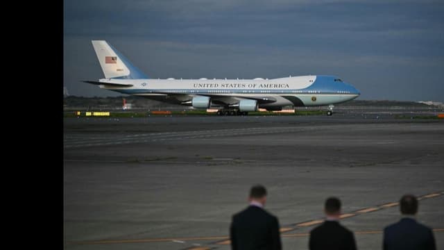 <span class="jlpt-n3" word="トランプ">トランプ</span><ruby ><rb><span class="jlpt-n3" word="大統領">大統領</span></rb><rt>だいとうりょう</rt></ruby><span class="" word="、">、</span><ruby ><rb><span class="jlpt-n3" word="日本">日本</span></rb><rt>にほん</rt></ruby><span class="" word="に">に</span><span class="" word="き">き</span><span class="" word="ま">ま</span><span class="" word="し">し</span><span class="" word="た">た</span>