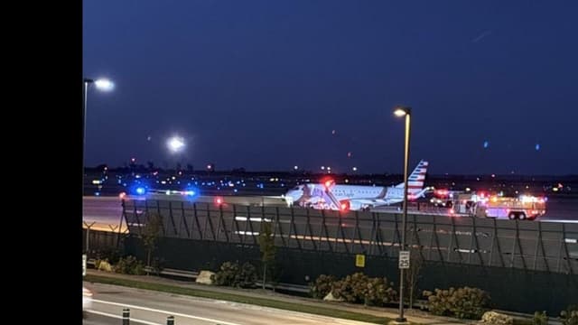 <ruby ><rb><span class="jlpt-n5" word="飛行機">飛行機</span></rb><rt>ひこうき</rt></ruby><span class="" word="が">が</span><span class="" word="す">す</span><span class="" word="ぐ">ぐ</span><span class="" word="に">に</span><ruby ><rb><span class="jlpt-n1" word="着陸">着陸</span></rb><rt>ちゃくりく</rt></ruby><span class="" word="し">し</span><span class="" word="ま">ま</span><span class="" word="し">し</span><span class="" word="た">た</span><span class="" word="　">　</span><ruby ><rb><span class="unknown" word="客室">客室</span><span class="unknown" word="乗務">乗務</span><span class="jlpt-n1" word="員">員</span></rb><rt>きゃくしつじょうむいん</rt></ruby><span class="" word="と">と</span><ruby ><rb><span class="" word="話">話</span></rb><rt>はな</rt></ruby><span class="" word="せ">せ</span><span class="" word="ま">ま</span><span class="" word="せ">せ</span><span class="" word="ん">ん</span><span class="" word="で">で</span><span class="" word="し">し</span><span class="" word="た">た</span>