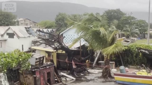 <span class="" word="ハ">ハ</span><span class="" word="リ">リ</span><span class="" word="ケ">ケ</span><span class="" word="ー">ー</span><span class="" word="ン">ン</span><span class="" word="「">「</span><span class="" word="メ">メ</span><span class="" word="リ">リ</span><span class="" word="ッ">ッ</span><span class="" word="サ">サ</span><span class="" word="」">」</span><span class="" word="、">、</span><ruby ><rb><span class="unknown" word="カリブ海">カリブ海</span></rb><rt>カリブかい</rt></ruby><span class="" word="で">で</span><ruby ><rb><span class="" word="大">大</span></rb><rt>おお</rt></ruby><span class="" word="き">き</span><span class="" word="な">な</span><ruby ><rb><span class="jlpt-n3" word="被害">被害</span></rb><rt>ひがい</rt></ruby>