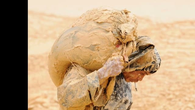 <span class="" word="レ">レ</span><span class="" word="ア">ア</span><span class="" word="ア">ア</span><span class="" word="ー">ー</span><span class="" word="ス">ス</span><ruby ><rb><span class="jlpt-n5" word="問題">問題</span></rb><rt>もんだい</rt></ruby><span class="" word="が">が</span><ruby ><rb><span class="jlpt-n3" word="解決">解決</span></rb><rt>かいけつ</rt></ruby><span class="" word="し">し</span><span class="" word="た">た</span><span class="" word="と">と</span><span class="jlpt-n3" word="トランプ">トランプ</span><ruby ><rb><span class="jlpt-n3" word="大統領">大統領</span></rb><rt>だいとうりょう</rt></ruby><span class="" word="が">が</span><ruby ><rb><span class="jlpt-n3" word="発表">発表</span></rb><rt>はっぴょう</rt></ruby>