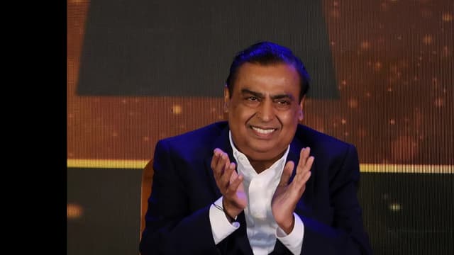 <span class="" word="イ">イ</span><span class="" word="ン">ン</span><span class="" word="ド">ド</span><span class="" word="で">で</span><ruby ><rb><span class="jlpt-n3" word="一番">一番</span></rb><rt>いちばん</rt></ruby><ruby ><rb><span class="jlpt-n5" word="お金">お金</span></rb><rt>おかね</rt></ruby><span class="" word="も">も</span><span class="" word="ち">ち</span><span class="" word="の">の</span><ruby ><rb><span class="jlpt-n5" word="人">人</span></rb><rt>ひと</rt></ruby>