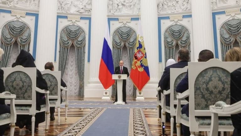 プーチン大統領、アメリカの核実験に対してロシアも考えると言う