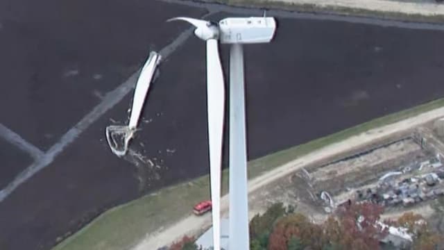 <span class="jlpt-n4" word="アメリカ">アメリカ</span><span class="" word="で">で</span><ruby ><rb><span class="unknown" word="風力">風力</span></rb><rt>ふうりょく</rt></ruby><span class="" word="タ">タ</span><span class="" word="ー">ー</span><span class="" word="ビ">ビ</span><span class="" word="ン">ン</span><span class="" word="の">の</span><ruby ><rb><span class="jlpt-n3" word="羽">羽</span></rb><rt>は</rt></ruby><span class="" word="が">が</span><ruby ><rb><span class="" word="落">落</span></rb><rt>お</rt></ruby><span class="" word="ち">ち</span><span class="" word="る">る</span><span class="" word="　">　</span><span class="" word="け">け</span><span class="" word="が">が</span><ruby ><rb><span class="" word="人">人</span></rb><rt>にん</rt></ruby><span class="" word="は">は</span><span class="" word="い">い</span><span class="" word="ま">ま</span><span class="" word="せ">せ</span><span class="" word="ん">ん</span><span class="" word="で">で</span><span class="" word="し">し</span><span class="" word="た">た</span>