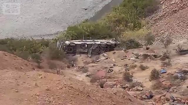 <span class="" word="ペ">ペ</span><span class="" word="ル">ル</span><span class="" word="ー">ー</span><span class="" word="で">で</span><span class="jlpt-n5" word="バス">バス</span><span class="" word="が">が</span><ruby ><rb><span class="" word="落">落</span></rb><rt>お</rt></ruby><span class="" word="ち">ち</span><span class="" word="て">て</span><span class="" word="3">3</span><span class="" word="7">7</span><ruby ><rb><span class="jlpt-n5" word="人">人</span></rb><rt>にん</rt></ruby><span class="" word="が">が</span><ruby ><rb><span class="" word="死">死</span></rb><rt>し</rt></ruby><span class="" word="に">に</span><span class="" word="ま">ま</span><span class="" word="し">し</span><span class="" word="た">た</span>