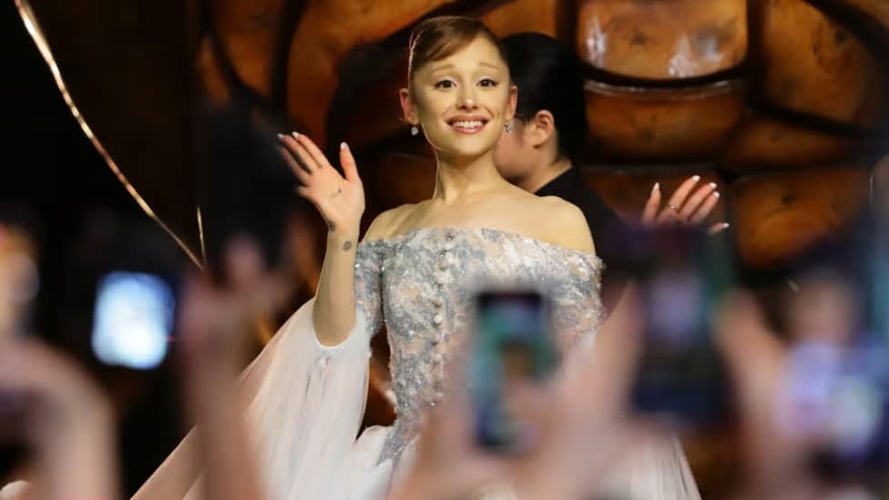 アリアナ・グランデさん、ファンにおそわれる