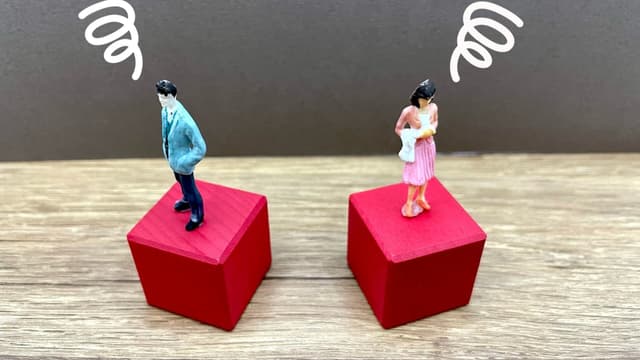 <ruby ><rb><span class="jlpt-n5" word="結婚">結婚</span></rb><rt>けっこん</rt></ruby><span class="" word="に">に</span><span class="" word="つ">つ</span><span class="" word="い">い</span><span class="" word="て">て</span><ruby ><rb><span class="" word="考">考</span></rb><rt>かんが</rt></ruby><span class="" word="え">え</span><ruby ><rb><span class="" word="方">方</span></rb><rt>かた</rt></ruby><span class="" word="が">が</span><span class="" word="ち">ち</span><span class="" word="が">が</span><span class="" word="う">う</span><ruby ><rb><span class="unknown" word="男女">男女</span></rb><rt>だんじょ</rt></ruby>