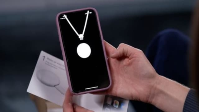 <ruby ><rb><span class="" word="小">小</span></rb><rt>ちい</rt></ruby><span class="" word="さ">さ</span><span class="" word="な">な</span><span class="" word="A">A</span><span class="" word="I">I</span><ruby ><rb><span class="" word="ペ">ペ</span><span class="" word="ン">ン</span><span class="" word="ダ">ダ</span><span class="" word="ン">ン</span><span class="" word="ト">ト</span></rb><rt>ペンダント</rt></ruby><span class="" word="に">に</span><ruby ><rb><span class="unknown" word="大">大</span><span class="jlpt-n3" word="注目">注目</span></rb><rt>だいちゅうもく</rt></ruby><span class="" word="、">、</span><span class="" word="A">A</span><span class="" word="I">I</span><span class="" word="の">の</span><ruby ><rb><span class="jlpt-n3" word="人間">人間</span><span class="jlpt-n4" word="関係">関係</span></rb><rt>にんげんかんけい</rt></ruby><ruby ><rb><span class="unknown" word="代替">代替</span></rb><rt>だいたい</rt></ruby><span class="" word="は">は</span><span class="jlpt-n5" word="どこ">どこ</span><span class="" word="ま">ま</span><span class="" word="で">で</span><ruby ><rb><span class="jlpt-n3" word="可能">可能</span></rb><rt>かのう</rt></ruby><span class="" word="か">か</span><span class="" word="？">？</span>