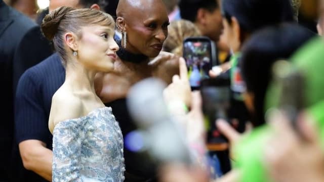 <span class="" word="ア">ア</span><span class="" word="リ">リ</span><span class="" word="ア">ア</span><span class="" word="ナ">ナ</span><span class="" word="・">・</span><span class="" word="グ">グ</span><span class="" word="ラ">ラ</span><span class="" word="ン">ン</span><span class="" word="デ">デ</span><span class="jlpt-n1" word="さん">さん</span><span class="" word="に">に</span><ruby ><rb><span class="" word="走">走</span></rb><rt>はし</rt></ruby><span class="" word="っ">っ</span><span class="" word="て">て</span><ruby ><rb><span class="" word="近">近</span></rb><rt>ちか</rt></ruby><span class="" word="づ">づ</span><span class="" word="い">い</span><span class="" word="た">た</span><ruby ><rb><span class="jlpt-n5" word="男">男</span></rb><rt>おとこ</rt></ruby><span class="" word="、">、</span><span class="" word="シ">シ</span><span class="" word="ン">ン</span><span class="" word="ガ">ガ</span><span class="" word="ポ">ポ</span><span class="" word="ー">ー</span><span class="" word="ル">ル</span><span class="" word="で">で</span><span class="" word="9">9</span><ruby ><rb><span class="unknown" word="日間">日間</span></rb><rt>にちかん</rt></ruby><span class="" word="の">の</span><ruby ><rb><span class="jlpt-n1" word="刑">刑</span></rb><rt>けい</rt></ruby>