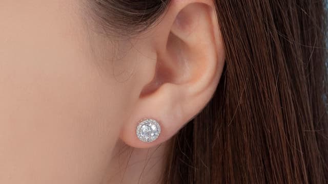 <span class="" word="ピ">ピ</span><span class="" word="ア">ア</span><span class="" word="ス">ス</span><span class="" word="を">を</span><span class="" word="し">し</span><span class="" word="な">な</span><span class="" word="い">い</span><span class="" word="ほ">ほ</span><span class="" word="う">う</span><span class="" word="が">が</span><span class="" word="い">い</span><span class="" word="い">い</span><ruby ><rb><span class="jlpt-n5" word="所">所</span></rb><rt>ところ</rt></ruby>