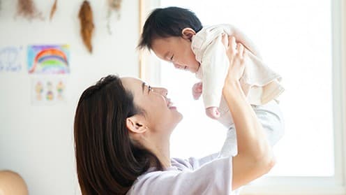 <ruby ><rb><span class="" word="子">子</span></rb><rt>こ</rt></ruby><span class="" word="ど">ど</span><span class="" word="も">も</span><span class="" word="が">が</span><span class="" word="い">い</span><span class="" word="な">な</span><span class="" word="い">い</span><span class="" word="と">と</span><span class="" word="き">き</span><span class="" word="、">、</span><ruby ><rb><span class="" word="子">子</span></rb><rt>こ</rt></ruby><span class="" word="ど">ど</span><span class="" word="も">も</span><span class="" word="を">を</span><span class="" word="む">む</span><span class="" word="か">か</span><span class="" word="え">え</span><span class="" word="る">る</span><span class="" word="こ">こ</span><span class="" word="と">と</span>