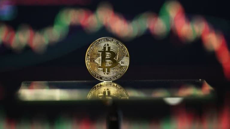 暗号資産市場急落の背景にある構造的要因と市場心理の変遷