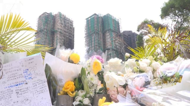 <ruby ><rb><span class="unknown" word="香港">香港</span></rb><rt>ほんこん</rt></ruby><span class="" word="の">の</span><ruby ><rb><span class="jlpt-n4" word="火事">火事</span></rb><rt>かじ</rt></ruby><span class="" word="で">で</span><span class="jlpt-n5" word="たくさん">たくさん</span><span class="" word="の">の</span><ruby ><rb><span class="jlpt-n5" word="花">花</span></rb><rt>はな</rt></ruby><span class="" word="　">　</span><ruby ><rb><span class="jlpt-n3" word="政府">政府</span></rb><rt>せいふ</rt></ruby><span class="" word="は">は</span><ruby ><rb><span class="jlpt-n3" word="心配">心配</span></rb><rt>しんぱい</rt></ruby><span class="" word="し">し</span><span class="" word="て">て</span><span class="" word="い">い</span><span class="" word="ま">ま</span><span class="" word="す">す</span>