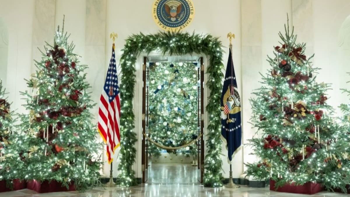 アメリカのホワイトハウス、クリスマスの飾りつけを公開