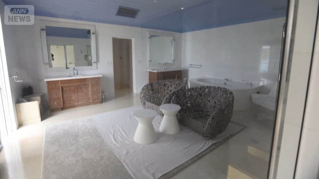 エプスタインさんの<ruby ><rb>島</rb><rt>しま</rt></ruby>の<ruby ><rb>写真</rb><rt>しゃしん</rt></ruby>が<ruby ><rb>出</rb><rt>で</rt></ruby>ました