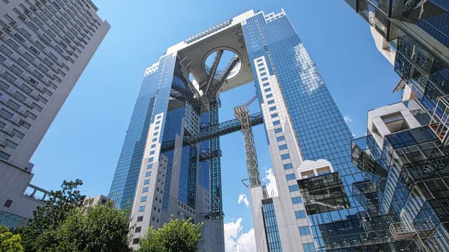 <ruby ><rb><span class="unknown" word="梅田">梅田</span></rb><rt>うめだ</rt></ruby><span class="" word="ス">ス</span><span class="" word="カ">カ</span><span class="" word="イ">イ</span><span class="jlpt-n4" word="ビル">ビル</span><ruby ><rb><span class="jlpt-n2" word="空中">空中</span><span class="unknown" word="庭園">庭園</span></rb><rt>くうちゅうていえん</rt></ruby>