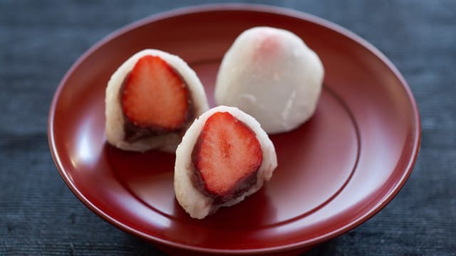 <span class="" word="い">い</span><span class="" word="ち">ち</span><span class="" word="ご">ご</span><ruby ><rb><span class="unknown" word="大福">大福</span></rb><rt>だいふく</rt></ruby>