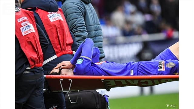 <ruby ><rb><span class="unknown" word="南野">南野</span></rb><rt>みなみの</rt></ruby><ruby ><rb><span class="unknown" word="拓実">拓実</span></rb><rt>たくみ</rt></ruby><ruby ><rb><span class="jlpt-n3" word="選手">選手</span></rb><rt>せんしゅ</rt></ruby><span class="" word="、">、</span><span class="" word="ひ">ひ</span><span class="" word="ざ">ざ</span><span class="" word="を">を</span><span class="" word="け">け</span><span class="" word="が">が</span><span class="" word="し">し</span><span class="" word="て">て</span><span class="" word="サ">サ</span><span class="" word="ッ">ッ</span><span class="" word="カ">カ</span><span class="" word="ー">ー</span><span class="" word="を">を</span><ruby ><rb><span class="" word="休">休</span></rb><rt>やす</rt></ruby><span class="" word="み">み</span><span class="" word="ま">ま</span><span class="" word="す">す</span>