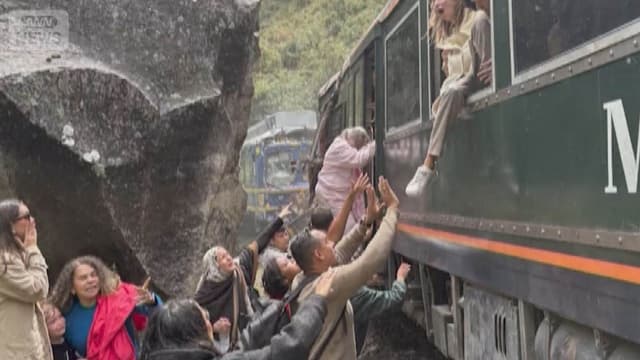 <span class="" word="マ">マ</span><span class="" word="チ">チ</span><span class="" word="ュ">ュ</span><span class="" word="ピ">ピ</span><span class="" word="チ">チ</span><span class="" word="ュ">ュ</span><ruby ><rb><span class="" word="行">行</span></rb><rt>い</rt></ruby><span class="" word="き">き</span><span class="" word="の">の</span><ruby ><rb><span class="jlpt-n5" word="電車">電車</span></rb><rt>でんしゃ</rt></ruby><span class="" word="が">が</span><span class="jlpt-n2" word="ぶつかる">ぶつかる</span><ruby ><rb><span class="jlpt-n4" word="事故">事故</span></rb><rt>じこ</rt></ruby><span class="" word="　">　</span><ruby ><rb><span class="unknown" word="日本人">日本人</span></rb><rt>にほんじん</rt></ruby><span class="" word="2">2</span><ruby><rb><span class="" word="人">人</span></rb><rt>り</rt></ruby><span class="" word="ふ">ふ</span><span class="" word="く">く</span><span class="" word="む">む</span><span class="" word="3">3</span><span class="" word="0">0</span><ruby ><rb><span class="" word="人">人</span></rb><rt>にん</rt></ruby><span class="" word="け">け</span><span class="" word="が">が</span>