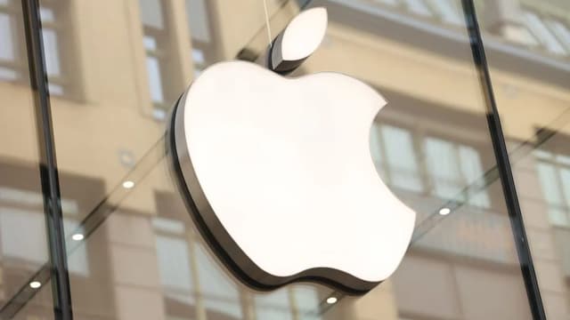 <span class="" word="ア">ア</span><span class="" word="ッ">ッ</span><span class="" word="プ">プ</span><span class="" word="ル">ル</span><span class="" word="の">の</span><span class="" word="i">i</span><span class="" word="P">P</span><span class="" word="h">h</span><span class="" word="o">o</span><span class="" word="n">n</span><span class="" word="e">e</span><span class="" word="、">、</span><ruby ><rb><span class="jlpt-n2" word="チップ">チップ</span></rb><rt>ちっぷ</rt></ruby><ruby ><rb><span class="unknown" word="刷新">刷新</span></rb><rt>さっしん</rt></ruby><span class="" word="で">で</span><ruby ><rb><span class="jlpt-n3" word="価格">価格</span></rb><rt>かかく</rt></ruby><ruby ><rb><span class="jlpt-n1" word="大幅">大幅</span></rb><rt>おおはば</rt></ruby><ruby ><rb><span class="jlpt-n1" word="上昇">上昇</span></rb><rt>じょうしょう</rt></ruby><span class="" word="か">か</span>