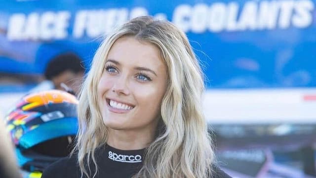 <span class="" word="リ">リ</span><span class="" word="ン">ン</span><span class="" word="ジ">ジ</span><span class="" word="ー">ー</span><span class="" word="・">・</span><span class="" word="ブ">ブ</span><span class="" word="ル">ル</span><span class="" word="ワ">ワ</span><span class="" word="ー">ー</span><span class="jlpt-n1" word="さん">さん</span><span class="" word="、">、</span><ruby ><rb><span class="" word="白">白</span></rb><rt>しろ</rt></ruby><span class="" word="い">い</span><span class="jlpt-n2" word="ワンピース">ワンピース</span><span class="" word="で">で</span><ruby ><rb><span class="jlpt-n5" word="夜">夜</span></rb><rt>よる</rt></ruby><span class="" word="の">の</span><ruby ><rb><span class="jlpt-n5" word="町">町</span></rb><rt>まち</rt></ruby><span class="" word="に">に</span>