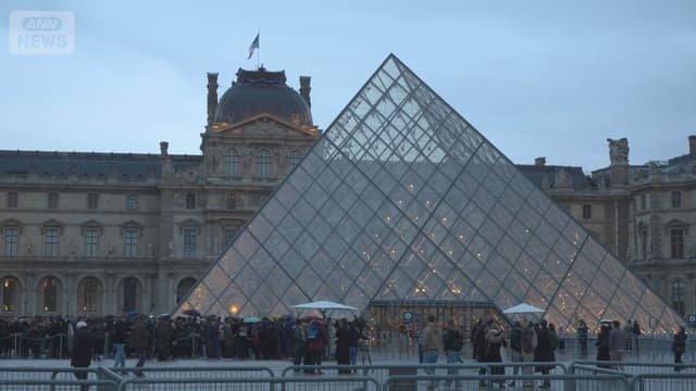 <span class="" word="ル">ル</span><span class="" word="ー">ー</span><span class="" word="ブ">ブ</span><span class="" word="ル">ル</span><ruby ><rb><span class="" word="美">美</span><span class="" word="術">術</span><span class="" word="館">館</span></rb><rt>びじゅつかん</rt></ruby><span class="" word="、">、</span><ruby ><rb><span class="jlpt-n5" word="外国">外国</span><span class="jlpt-n5" word="人">人</span></rb><rt>がいこくじん</rt></ruby><span class="" word="の">の</span><span class="" word="チ">チ</span><span class="" word="ケ">ケ</span><span class="" word="ッ">ッ</span><span class="" word="ト">ト</span><span class="" word="が">が</span><ruby ><rb><span class="" word="高">高</span></rb><rt>たか</rt></ruby><span class="" word="く">く</span><span class="jlpt-n5" word="なる">なる</span>