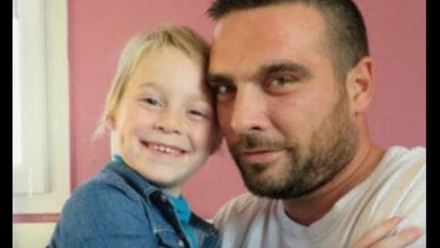 <span class="jlpt-n5" word="みんな">みんな</span><span class="" word="の">の</span><span class="" word="や">や</span><span class="" word="さ">さ</span><span class="" word="し">し</span><span class="" word="さ">さ</span><span class="" word="で">で</span><span class="" word="お">お</span><ruby ><rb><span class="" word="父">父</span></rb><rt>とう</rt></ruby><span class="" word="さ">さ</span><span class="" word="ん">ん</span><span class="" word="と">と</span><span class="" word="む">む</span><span class="" word="す">す</span><span class="" word="め">め</span><span class="" word="が">が</span><span class="" word="た">た</span><span class="" word="す">す</span><span class="" word="か">か</span><span class="" word="り">り</span><span class="" word="ま">ま</span><span class="" word="し">し</span><span class="" word="た">た</span>