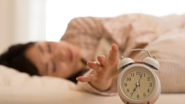 <ruby ><rb><span class="" word="休">休</span></rb><rt>やす</rt></ruby><span class="" word="み">み</span><span class="" word="の">の</span><ruby ><rb><span class="jlpt-n4" word="日">日</span></rb><rt>ひ</rt></ruby><span class="" word="に">に</span><span class="jlpt-n5" word="たくさん">たくさん</span><span class="" word="ね">ね</span><span class="" word="て">て</span><span class="" word="も">も</span><span class="" word="い">い</span><span class="" word="い">い</span><span class="" word="で">で</span><span class="" word="す">す</span><span class="" word="か">か</span>