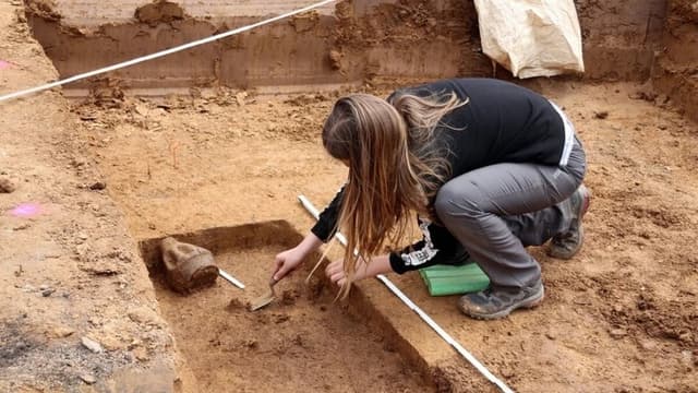 <ruby><rb><span class="jlpt-n1" word="古代">古代</span></rb><rt>こだい</rt></ruby><span class="" word="ロ">ロ</span><span class="" word="ー">ー</span><span class="" word="マ">マ</span><ruby><rb><span class="jlpt-n1" word="期">期</span></rb><rt>き</rt></ruby><span class="" word="の">の</span><ruby><rb><span class="unknown" word="銀製">銀製</span></rb><rt>ぎんせい</rt></ruby><ruby><rb><span class="unknown" word="護符">護符</span></rb><rt>ごふ</rt></ruby><span class="" word="、">、</span><span class="" word="キ">キ</span><span class="" word="リ">リ</span><span class="" word="ス">ス</span><span class="" word="ト">ト</span><ruby><rb><span class="unknown" word="教">教</span></rb><rt>きょう</rt></ruby><ruby><rb><span class="unknown" word="伝播">伝播</span><span class="unknown" word="史">史</span></rb><rt>でんぱし</rt></ruby><span class="" word="を">を</span><ruby><rb><span class="" word="覆">覆</span></rb><rt>くつがえ</rt></ruby><span class="" word="す">す</span><ruby><rb><span class="jlpt-n3" word="可能">可能</span><span class="jlpt-n3" word="性">性</span></rb><rt>かのうせい</rt></ruby>