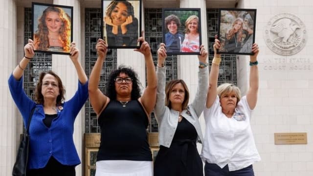 <ruby ><rb><span class="" word="ユ">ユ</span><span class="" word="ー">ー</span><span class="" word="ザ">ザ</span><span class="" word="ー">ー</span></rb><rt>ユーザー</rt></ruby><span class="" word="が">が</span><ruby ><rb><span class="" word="メ">メ</span><span class="" word="タ">タ</span></rb><rt>メタ</rt></ruby><span class="" word="と">と</span><span class="" word="Y">Y</span><span class="" word="o">o</span><span class="" word="u">u</span><span class="" word="T">T</span><span class="" word="u">u</span><span class="" word="b">b</span><span class="" word="e">e</span><ruby ><rb><span class="" word="訴">訴</span></rb><rt>うった</rt></ruby><span class="" word="え">え</span><span class="" word="た">た</span><ruby ><rb><span class="jlpt-n3" word="裁判">裁判</span></rb><rt>さいばん</rt></ruby><ruby ><rb><span class="" word="始">始</span></rb><rt>はじ</rt></ruby><span class="" word="ま">ま</span><span class="" word="る">る</span>