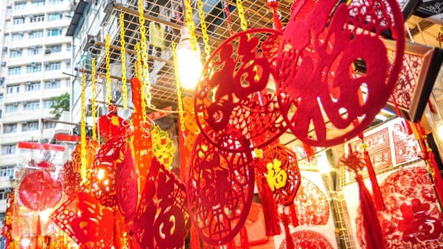 <span class="jlpt-n5" word="なぜ">なぜ</span><ruby ><rb><span class="jlpt-n3" word="日本">日本</span></rb><rt>にほん</rt></ruby><span class="" word="は">は</span><ruby ><rb><span class="jlpt-n3" word="旧">旧</span><span class="unknown" word="正月">正月</span></rb><rt>きゅうしょうがつ</rt></ruby><span class="" word="で">で</span><span class="" word="は">は</span><span class="" word="な">な</span><span class="" word="く">く</span><span class="" word="「">「</span><span class="" word="1">1</span><ruby ><rb><span class="" word="月">月</span></rb><rt>がつ</rt></ruby><span class="" word="1">1</span><ruby ><rb><span class="" word="日">日</span></rb><rt>にち</rt></ruby><span class="" word="」">」</span><span class="" word="に">に</span><ruby ><rb><span class="unknown" word="新年">新年</span></rb><rt>しんねん</rt></ruby><span class="" word="を">を</span><ruby ><rb><span class="" word="祝">祝</span></rb><rt>いわ</rt></ruby><span class="" word="う">う</span><span class="" word="の">の</span><span class="" word="か">か</span><span class="" word="？">？</span>