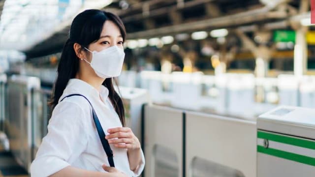 <span class="" word="イ">イ</span><span class="" word="ン">ン</span><span class="" word="フ">フ</span><span class="" word="ル">ル</span><span class="" word="エ">エ</span><span class="" word="ン">ン</span><span class="" word="ザ">ザ</span><ruby ><rb><span class="unknown" word="軽視">軽視</span></rb><rt>けいし</rt></ruby><span class="" word="の">の</span><ruby ><rb><span class="jlpt-n4" word="危険">危険</span><span class="jlpt-n3" word="性">性</span></rb><rt>きけんせい</rt></ruby>