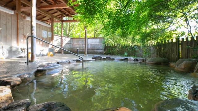 <ruby ><rb><span class="unknown" word="兵庫">兵庫</span></rb><rt>ひょうご</rt></ruby> <ruby ><rb><span class="jlpt-n2" word="温泉">温泉</span></rb><rt>おんせん</rt></ruby><span class="" word="の">の</span><ruby ><rb><span class="jlpt-n5" word="水">水</span></rb><rt>みず</rt></ruby><span class="" word="を">を</span><ruby ><rb><span class="" word="飲">飲</span></rb><rt>の</rt></ruby><span class="" word="む">む</span><span class="" word="？">？</span><ruby ><rb><span class="unknown" word="塩田">塩田</span><span class="" word="温">温</span><span class="" word="泉">泉</span></rb><rt>しおたおんせん</rt></ruby><span class="" word="の">の</span><span class="" word="ふ">ふ</span><span class="" word="し">し</span><span class="" word="ぎ">ぎ</span><span class="" word="な">な</span><ruby ><rb><span class="jlpt-n4" word="習慣">習慣</span></rb><rt>しゅうかん</rt></ruby>