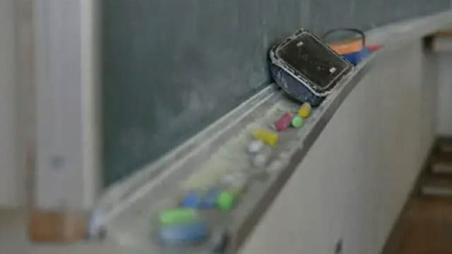 <ruby ><rb><span class="jlpt-n3" word="日本">日本</span></rb><rt>にほん</rt></ruby><span class="" word="に">に</span><ruby ><rb><span class="" word="暮">暮</span></rb><rt>く</rt></ruby><span class="" word="ら">ら</span><span class="" word="す">す</span><ruby ><rb><span class="jlpt-n1" word="移民">移民</span></rb><rt>いみん</rt></ruby><span class="" word="の">の</span><ruby ><rb><span class="" word="子">子</span></rb><rt>こ</rt></ruby><span class="" word="ど">ど</span><span class="" word="も">も</span><span class="" word="た">た</span><span class="" word="ち">ち</span>