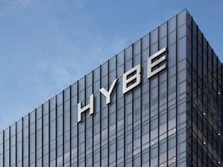 BTS所属のHYBE、山火事で焼失した国家遺産復旧に10億ウォンを寄付「少しでも力になれれば」